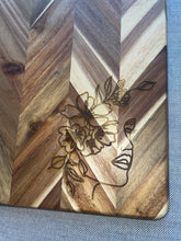 Load image into Gallery viewer, Hibiscus Wahine 14” Square Acacia Board
